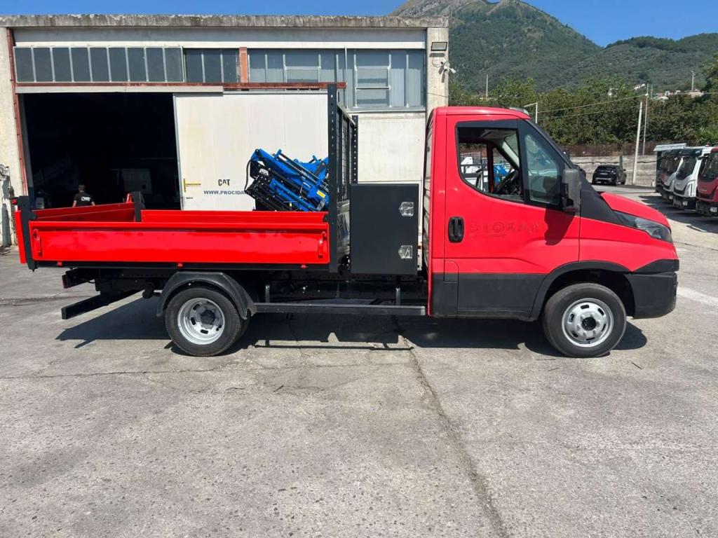 Iveco DAILY 35-130 Photo 13