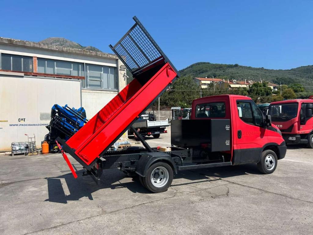 Iveco DAILY 35-130 Photo 27