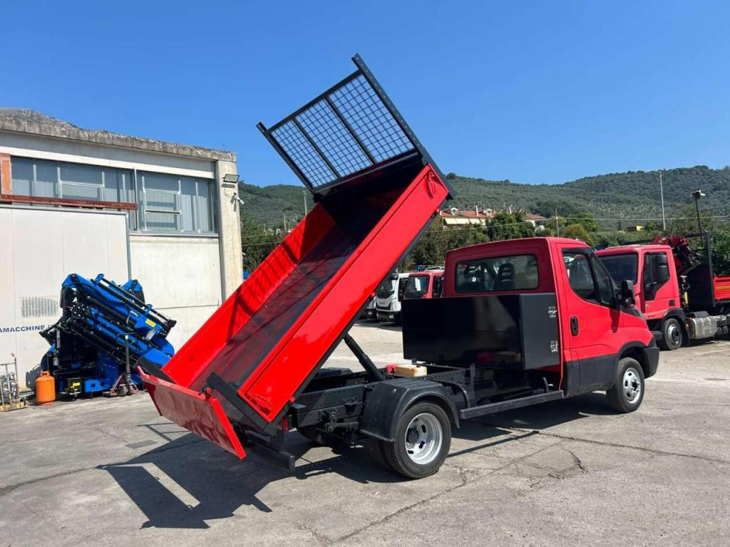 Iveco DAILY 35-130 Photo 28