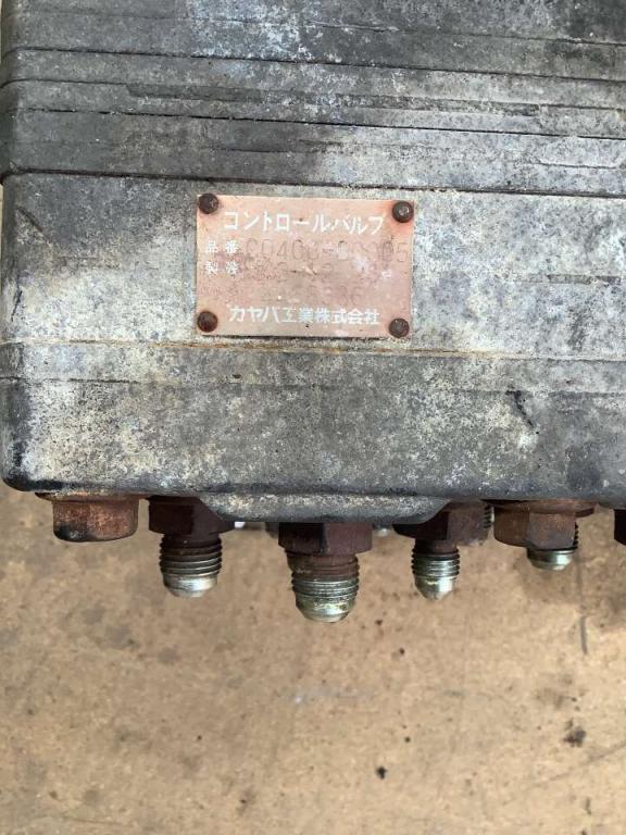 Répartiteur hydraulique principal pour Hitachi ZX160LC Photo 5