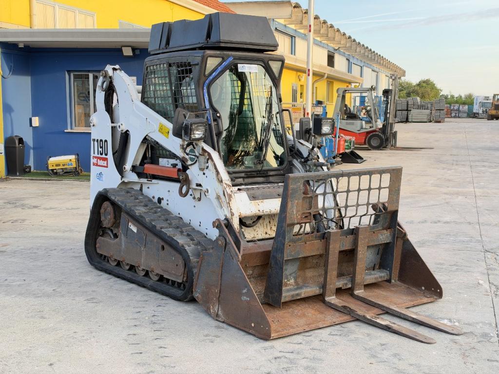 Bobcat T190 Photo 3
