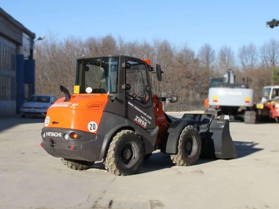 Hitachi ZW95 Photo 9