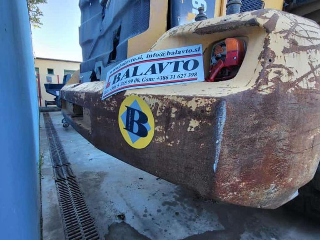 Volvo counterweight 16684022 for Volvo L180G, L180H Photo 2