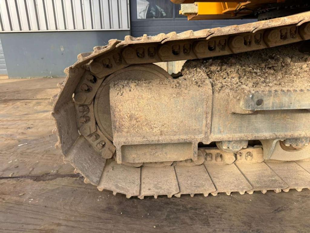 Liebherr R920LC Photo 19