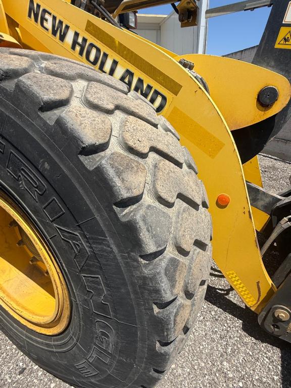 New Holland W130C Photo 11