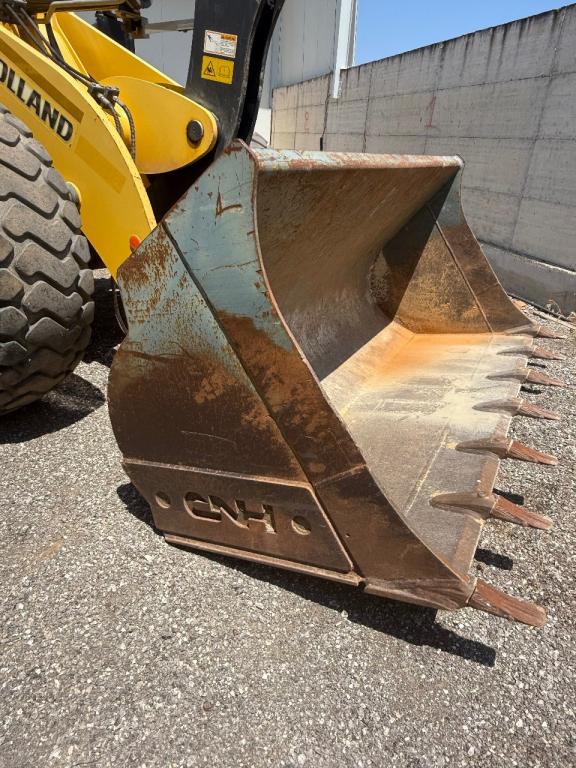 New Holland W130C Photo 14