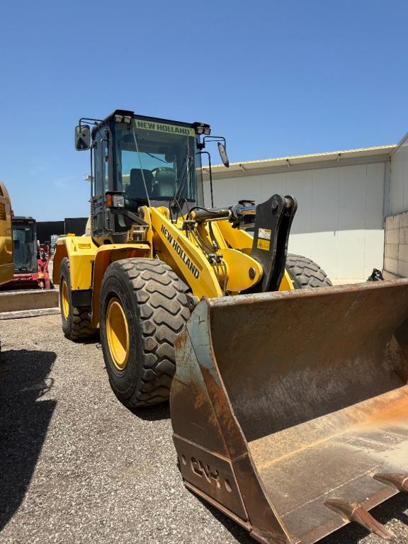 New Holland W130C Photo 17