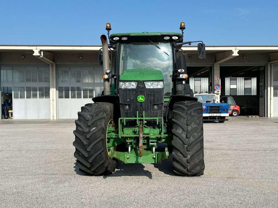 John Deere 7230R Photo 16