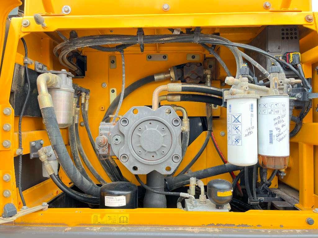 Volvo EC380DL - Automatic Greasing / Quick Coupler Photo 28