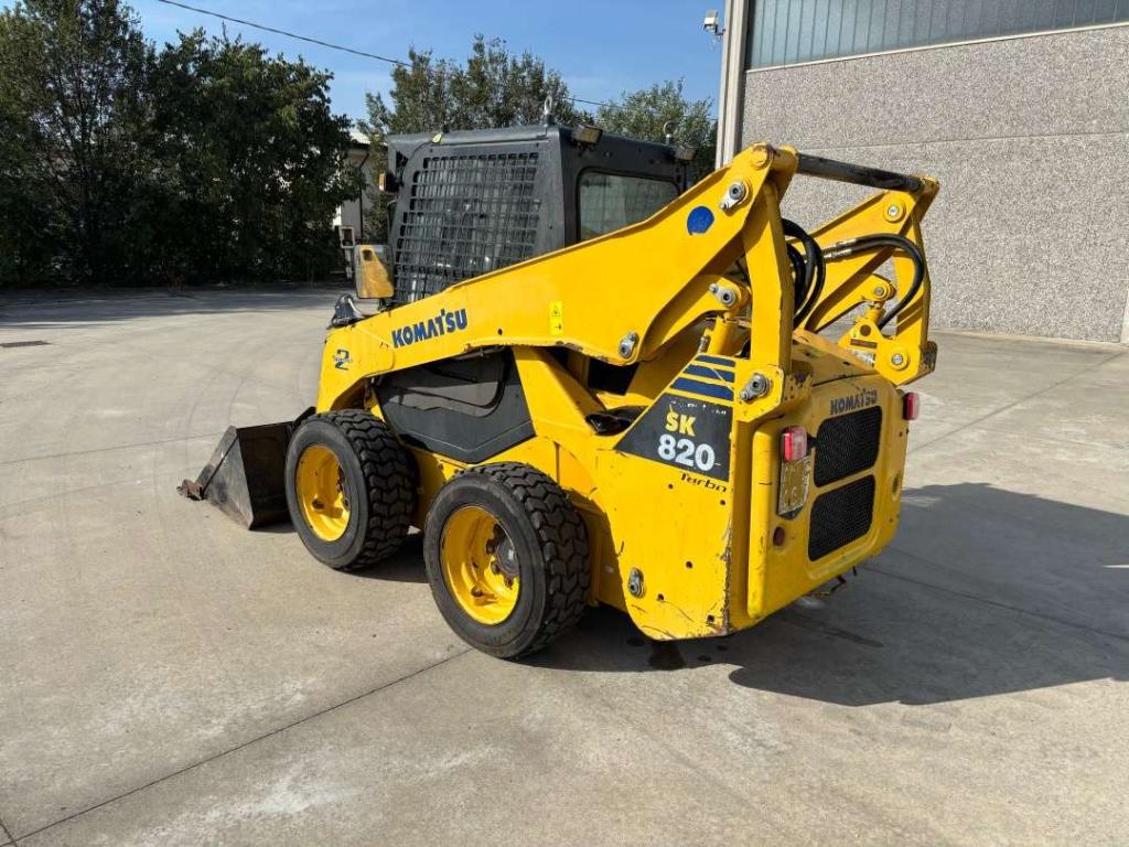 Komatsu SK 820-5E Photo 3
