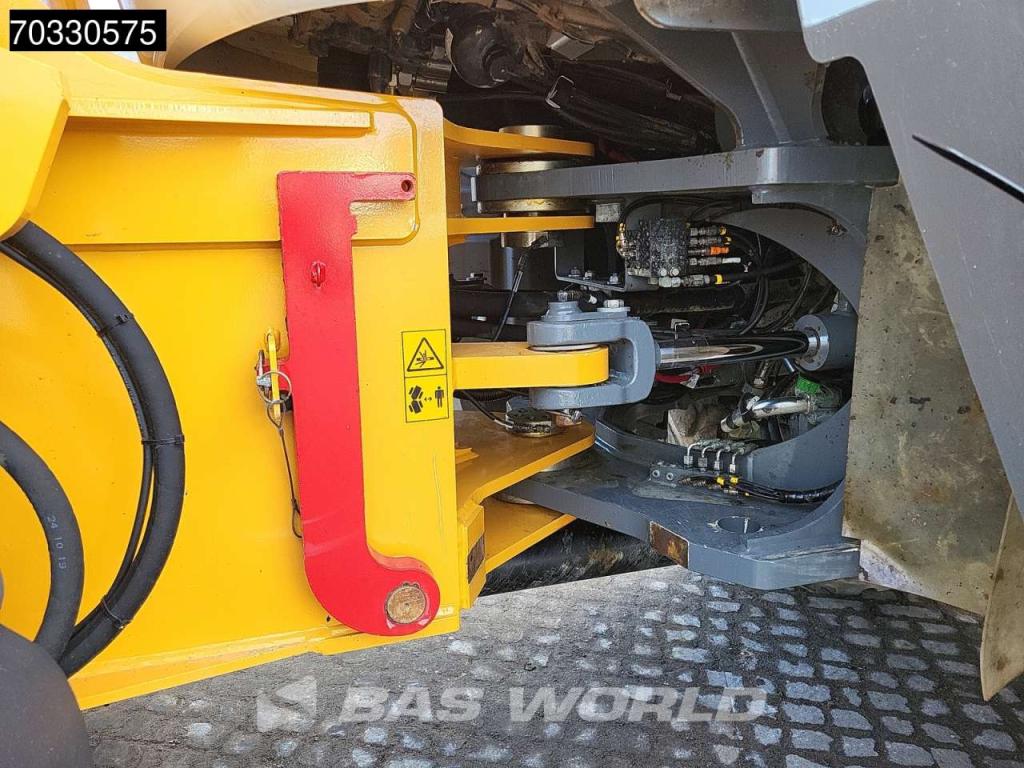 Liebherr L538 Quick Coupler Photo 28