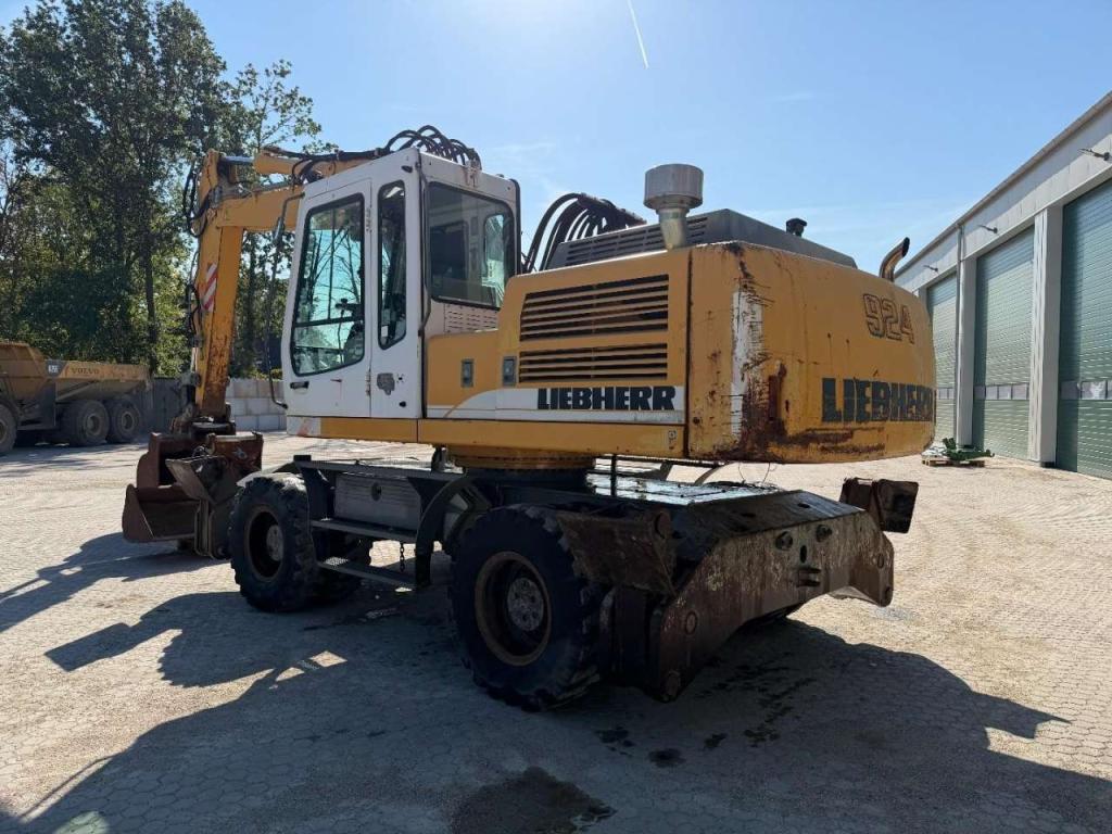 Liebherr A924B Litronic 2x bucket // AIRCON // Outriggers Photo 6