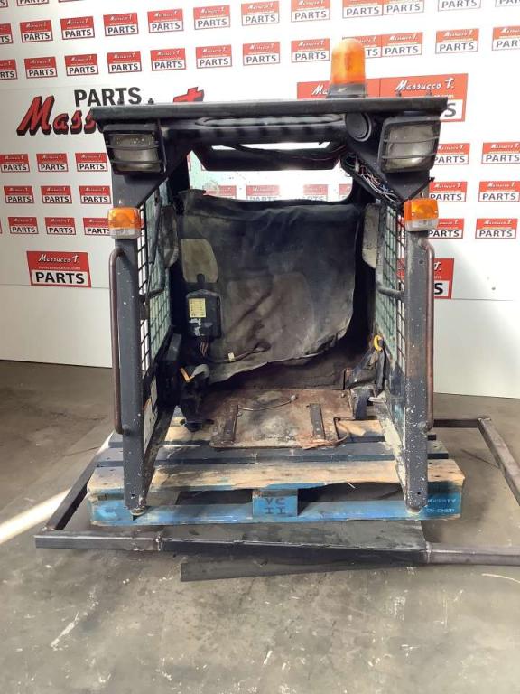 Cabine pour Bobcat 753 Photo 1