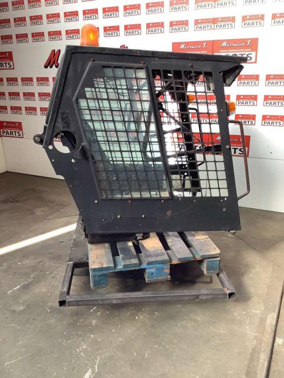Cabine pour Bobcat 753 Photo 4