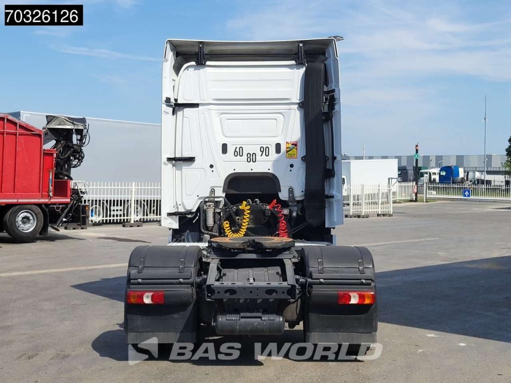 Mercedes-Benz Actros 1842 4X2 StreamSpace Automatic Photo 3