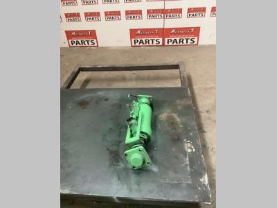 Piston stabilisateur pour Merlo P28.8 en vente par Massucco T. Srl Area Ricambi