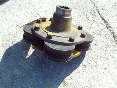 Giunto tra motore e trasmissione pour Caterpillar 951C- MOTORE 3304 en vente par OLM 90 Srl