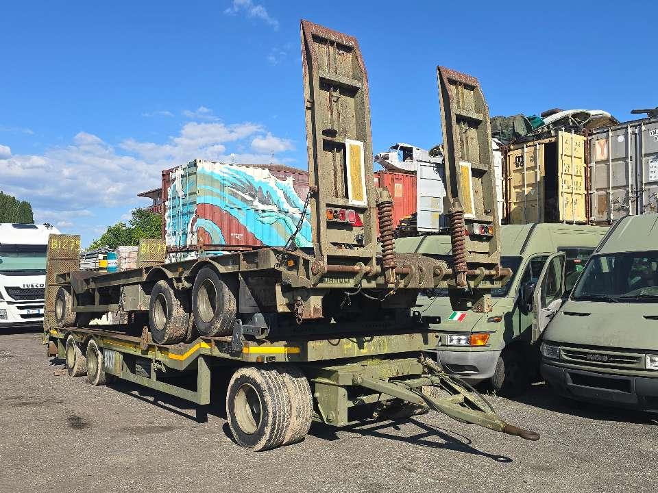 Adamoli ex militare Photo 1