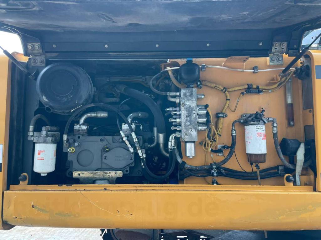 Liebherr R926LC Photo 28