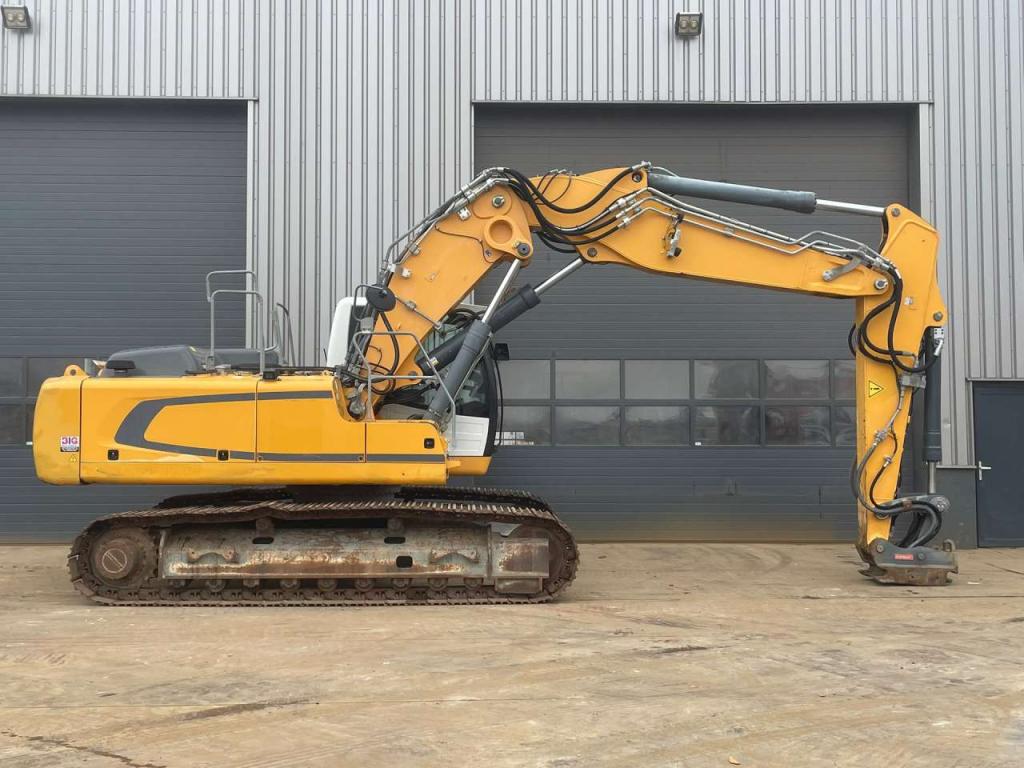 Liebherr R926LC Photo 5