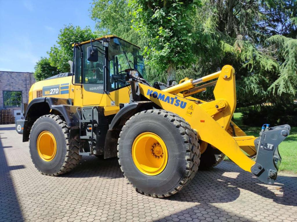 Komatsu WA270-8 Photo 3