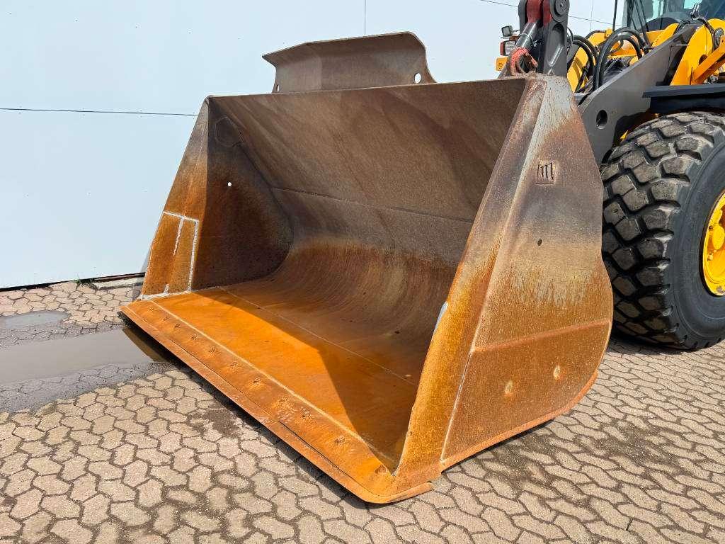 Volvo L180G - German Machine / Weight System Photo 14