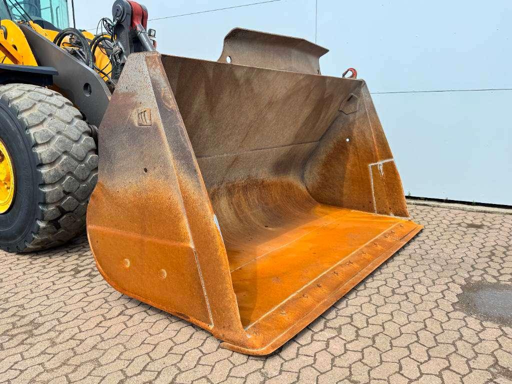 Volvo L180G - German Machine / Weight System Photo 18