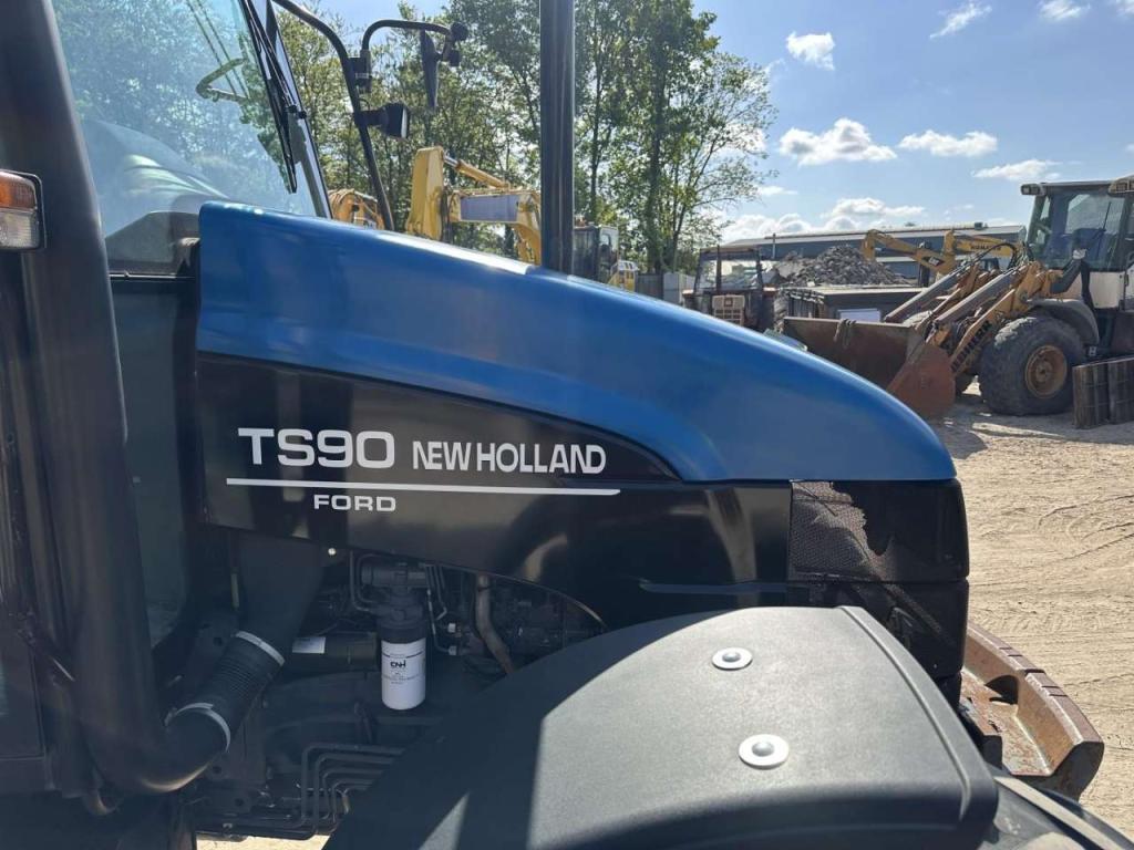 New Holland TS 90 Photo 16