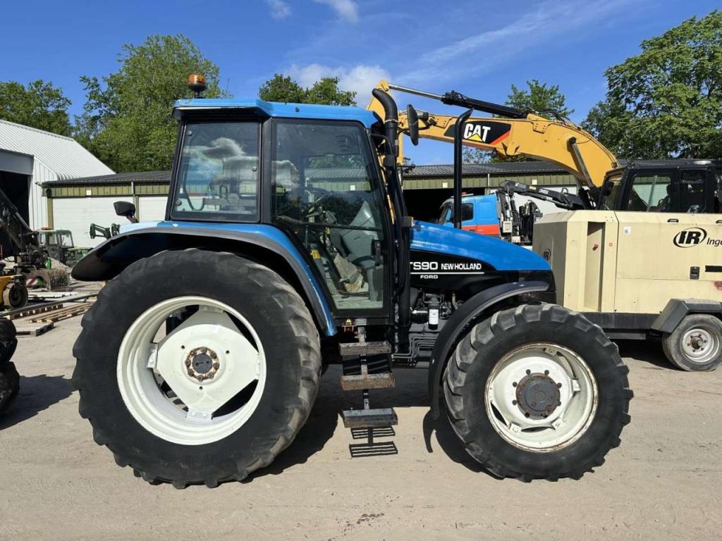 New Holland TS 90 Photo 5