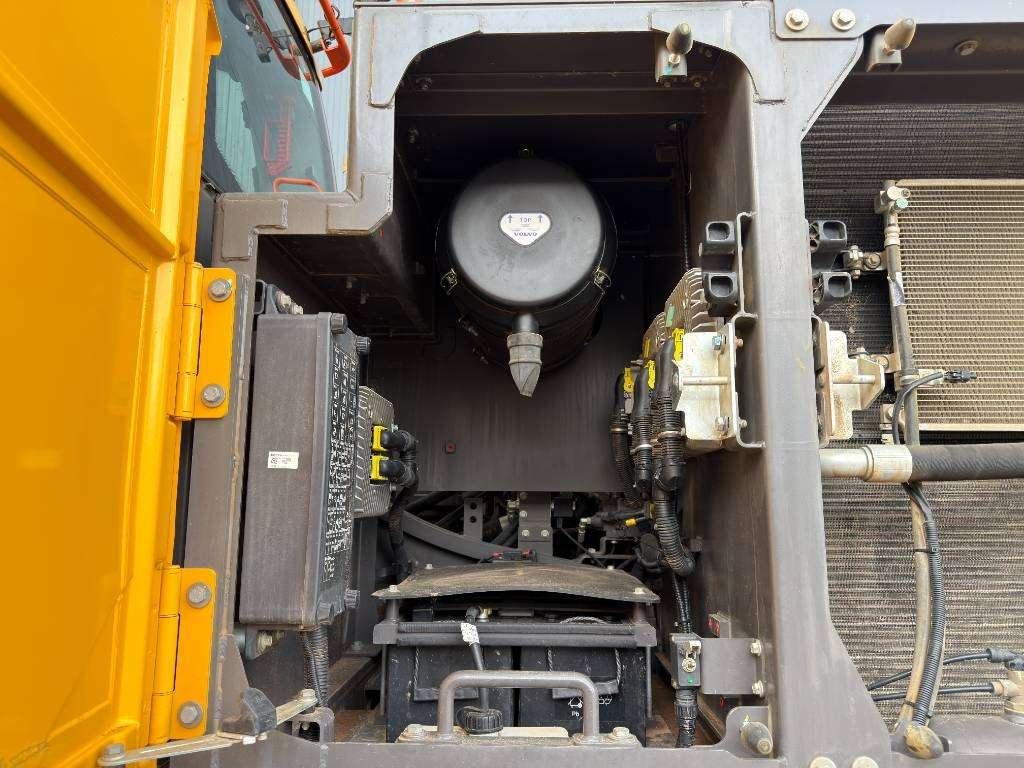 Volvo EC300E L | Only 2000 Hours! Photo 28