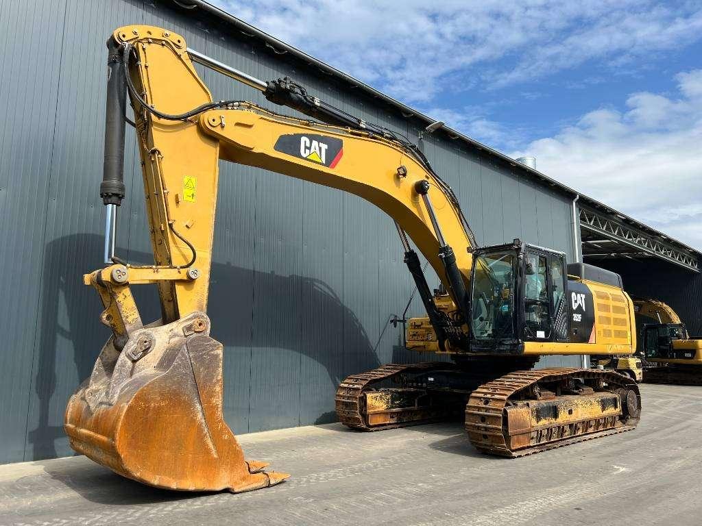 Caterpillar 352F Photo 1