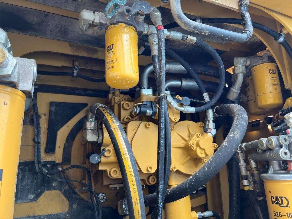 Caterpillar 352F Photo 18