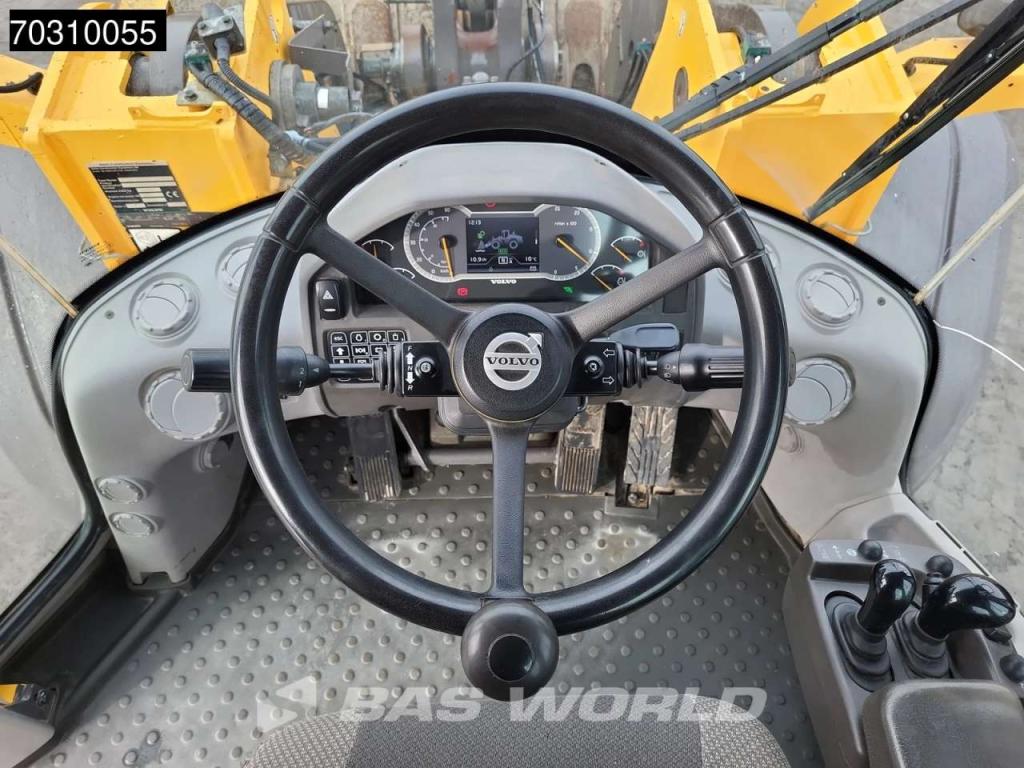 Volvo L120 H Photo 29