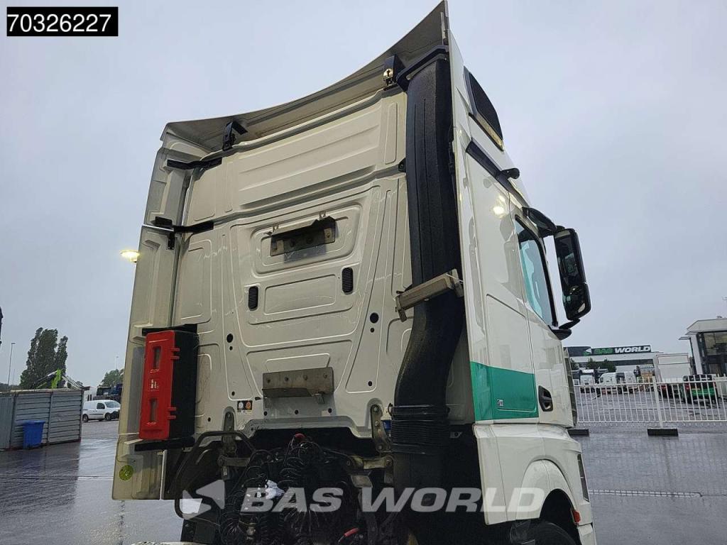 Mercedes-Benz Actros 1842 4X2 StreamSpace Mega Photo 11