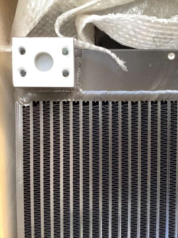 Radiateur pour Case WX145 Photo 4