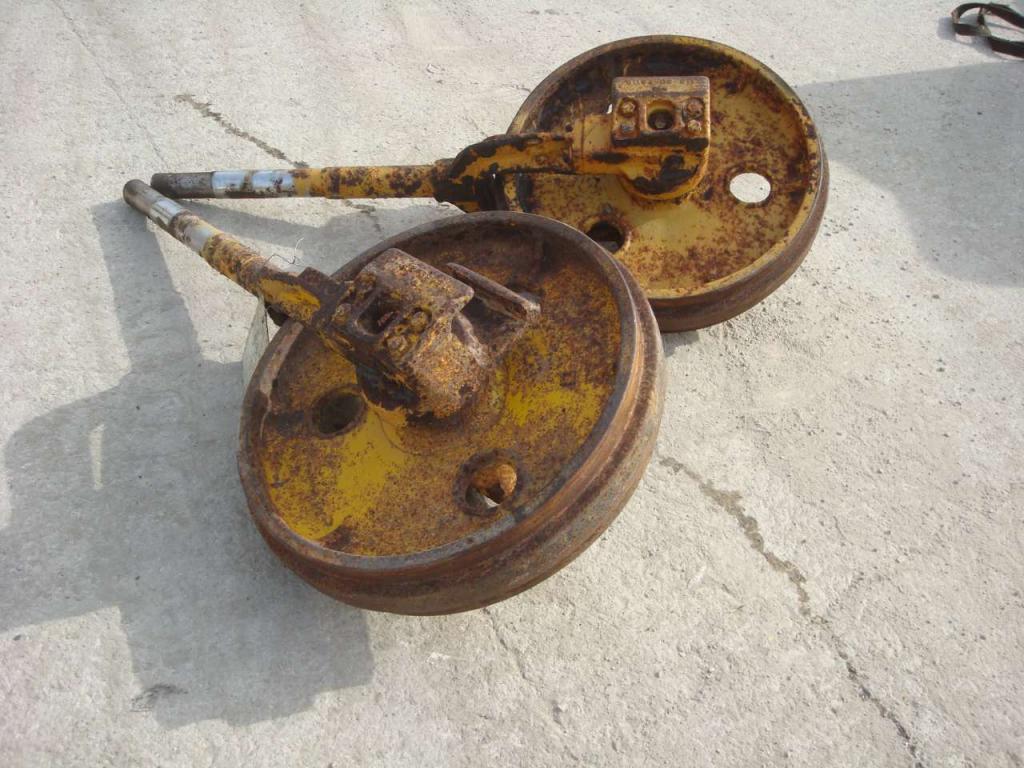 Roue folle pour Komatsu D31S Photo 1