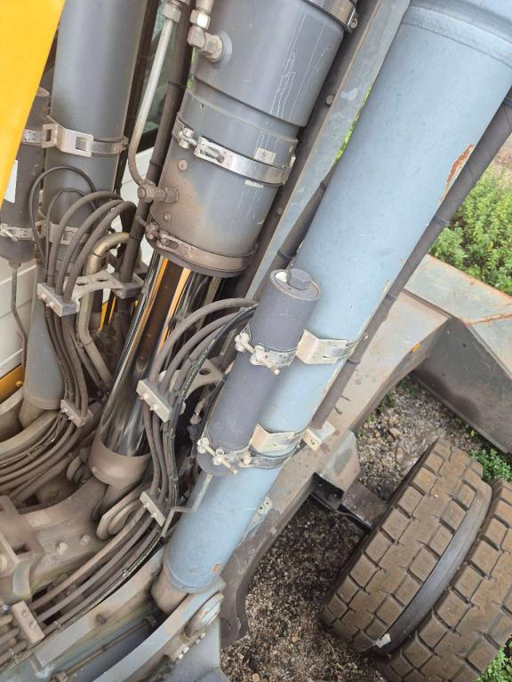 Liebherr LH40 Photo 9