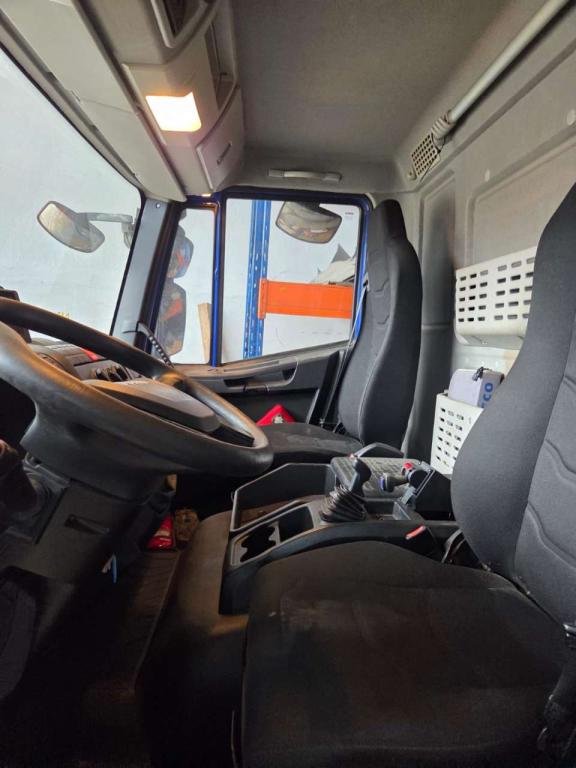 Iveco EUROCARGO 75-160 Photo 11
