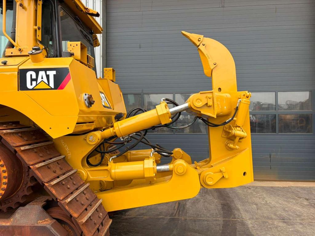 Caterpillar D8T Photo 11