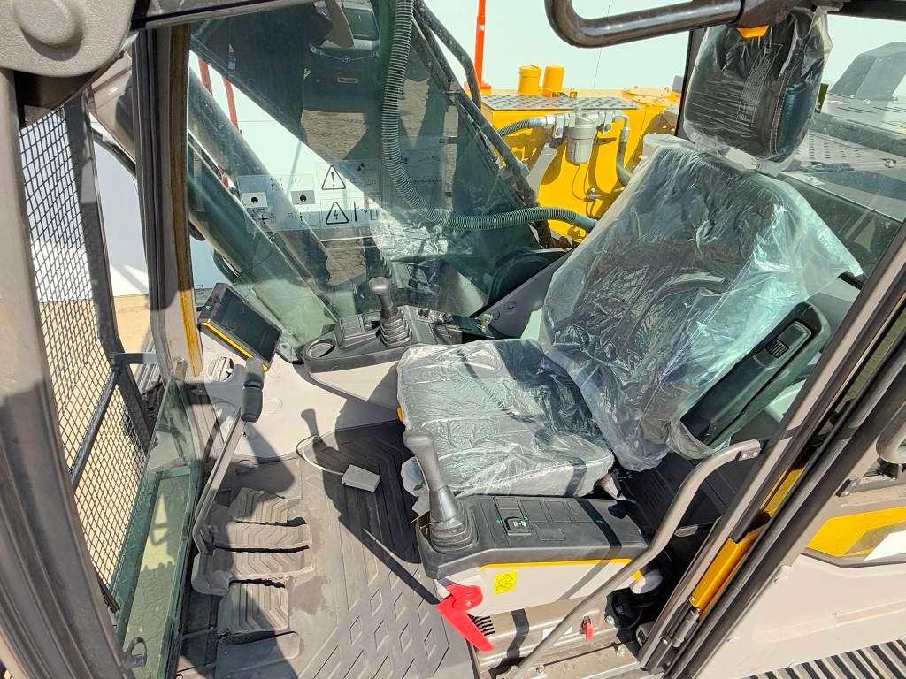 Volvo EC210 NEW / UNUSED (EC220DL) Photo 8