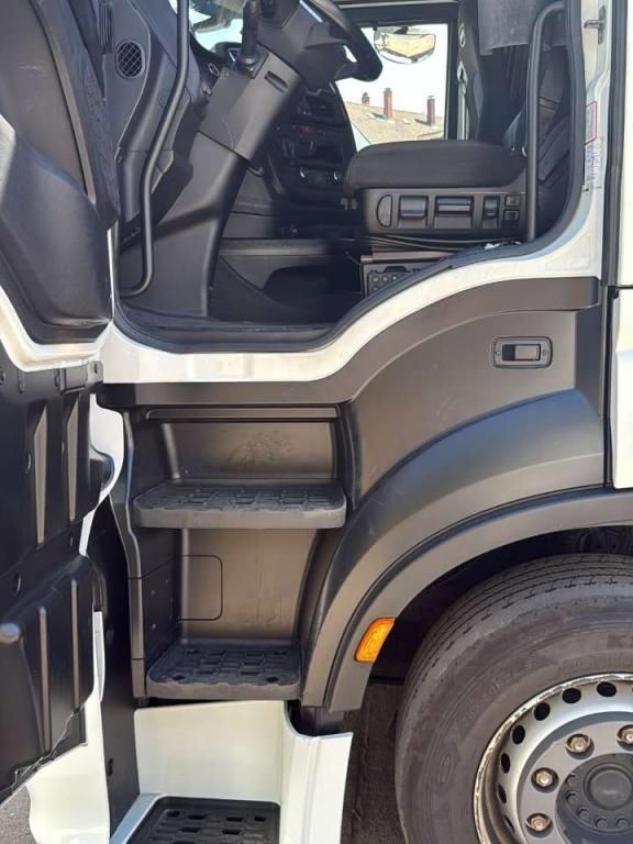 Iveco S-WAY S490 Photo 11