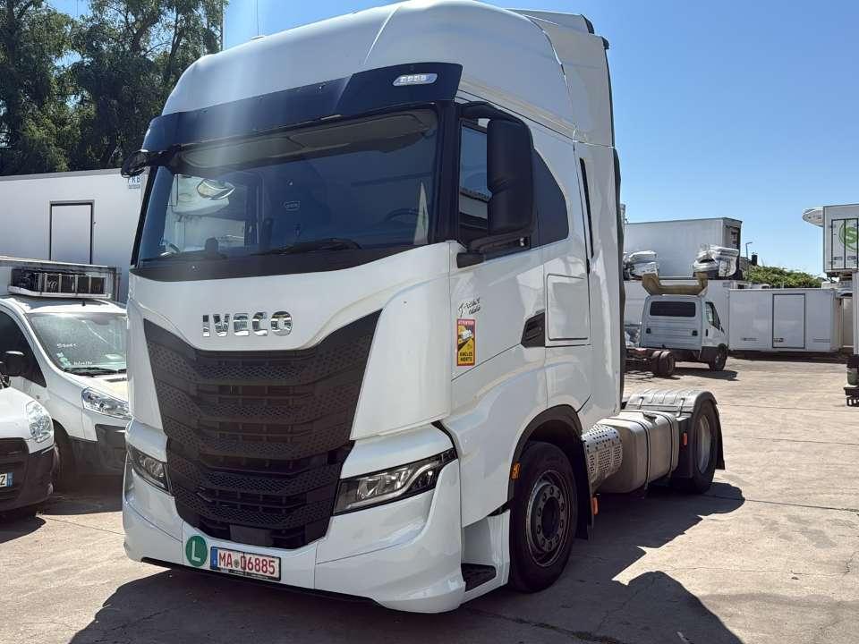 Iveco S-WAY S490 Photo 19