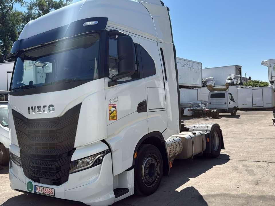 Iveco S-WAY S490 Photo 27