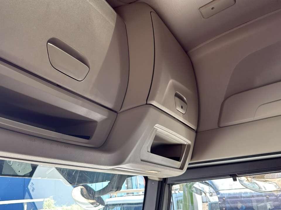 Iveco S-WAY S490 Photo 9