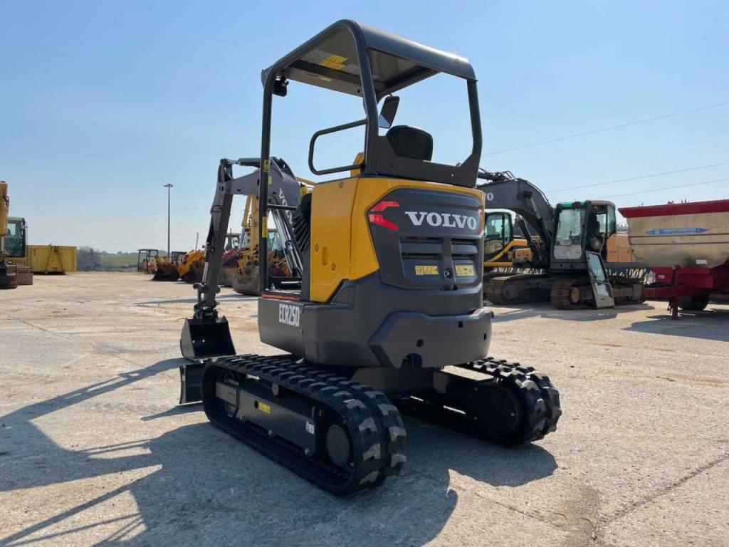 Volvo ECR25D Photo 2