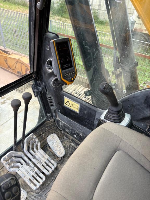 JCB JS235 Photo 16