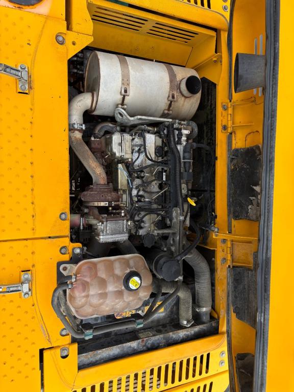 JCB JS235 Photo 8