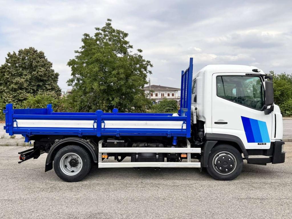 Nissan 75-18 Photo 12