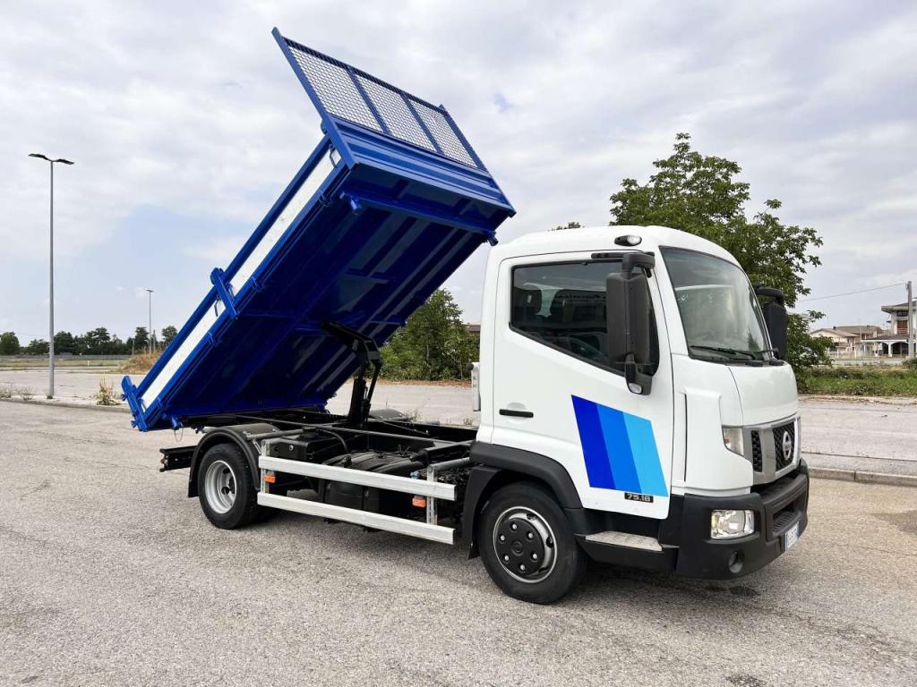 Nissan 75-18 Photo 16