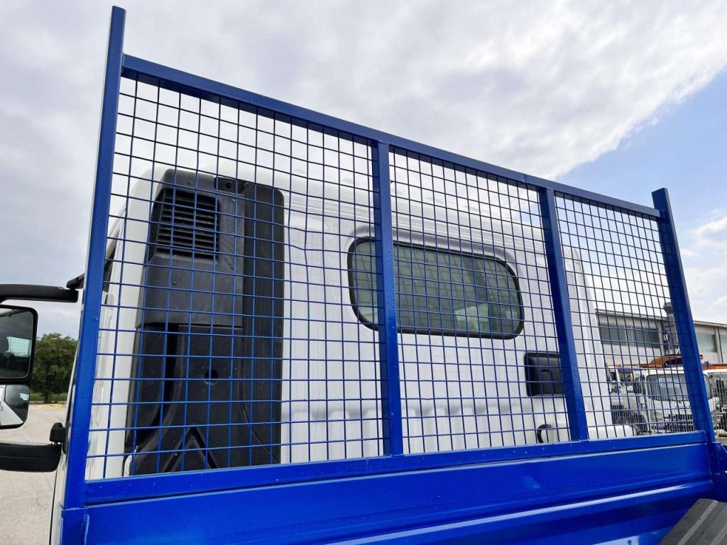 Nissan 75-18 Photo 3